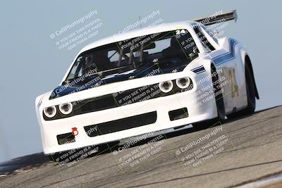 media/Oct-26-2025-CalClub SCCA (Sun) [[8ce1e69566]]/Group 4/Grapevine/